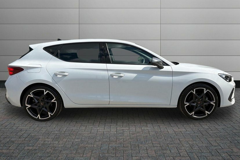 Cupra Leon 1.5 Tsi V2 Hatchback 150 Ps KS25TVK White #3