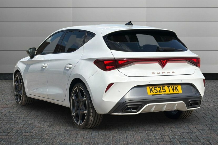 Cupra Leon 1.5 Tsi V2 Hatchback 150 Ps KS25TVK White #2