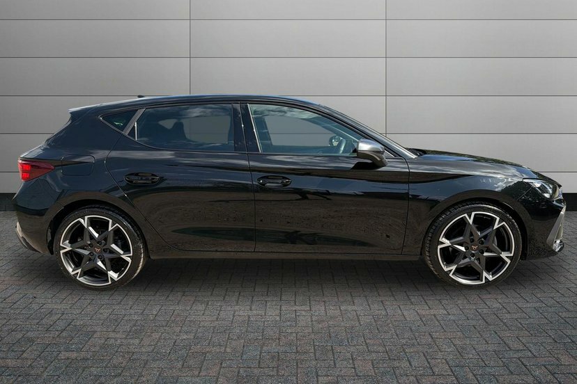 Cupra Leon 1.5 Tsi V2 Hatchback 150 Ps KW25FMZ Black #4