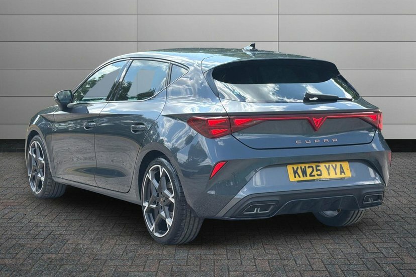 Cupra Leon 1.5 Etsi V2 Hatchback Hybrid Dsg 150 P KW25YYA Grey #3