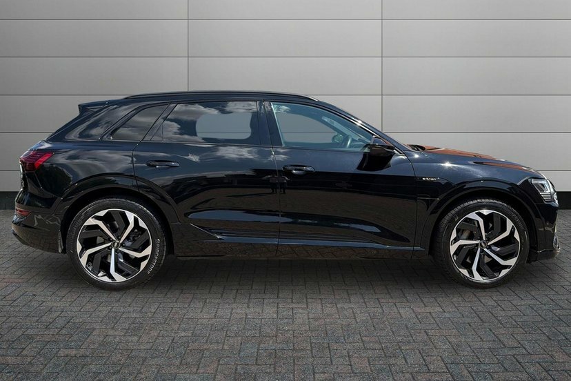 Audi E-tron 50 Black Edition Suv Quattro 71. Black #4