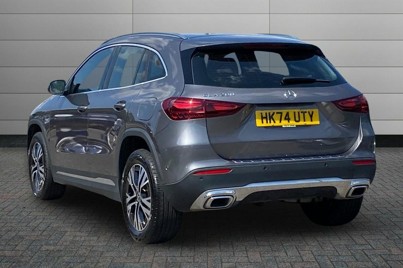 Mercedes-Benz GLA Class Gla200h Mhev Sport Executive Suv Hybr Grey #2