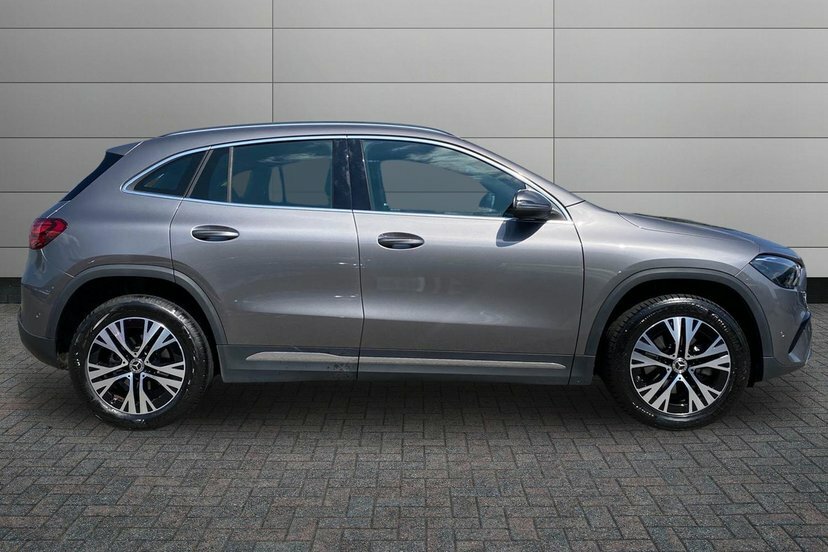 Mercedes-Benz GLA Class Gla200h Mhev Sport Executive Suv Hybr Grey #3