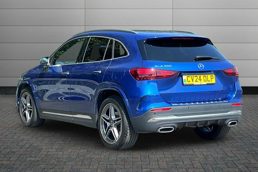 Mercedes-Benz GLA Class Gla200 Amg Line Executive Suv CV24OLP Blue #2
