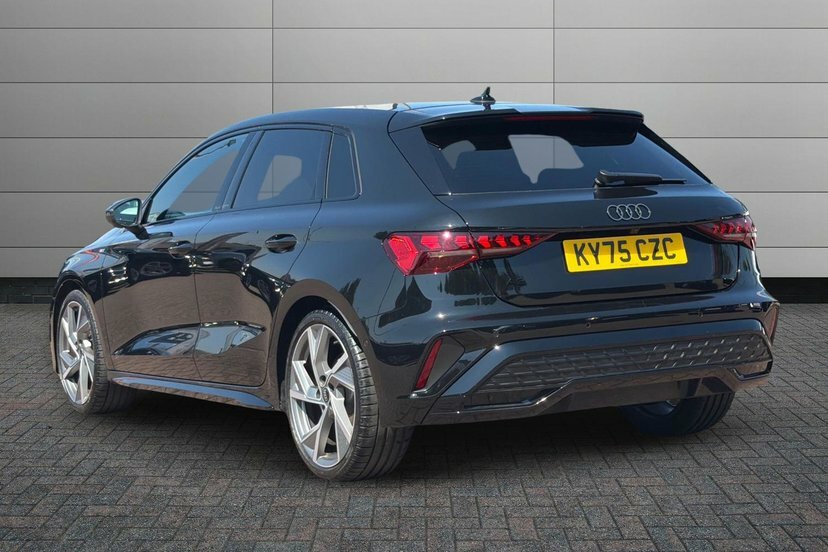 Audi A3 1.5 Tfsi Black Edition Sportback S Tron KY75CZC Black #3