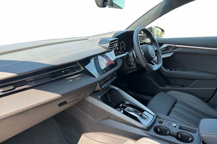 Audi A3 1.5 Tfsi Black Edition Sportback S Tron KY75CZC Black #2