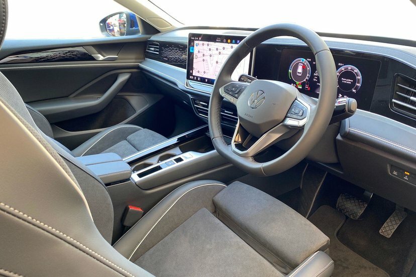 Volkswagen Passat 1.5 Tsi Ehybrid 19.7Kwh Elegance Estate Blue #6