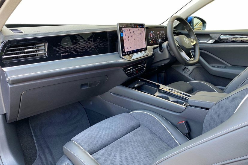 Volkswagen Passat 1.5 Tsi Ehybrid 19.7Kwh Elegance Estate Blue #2