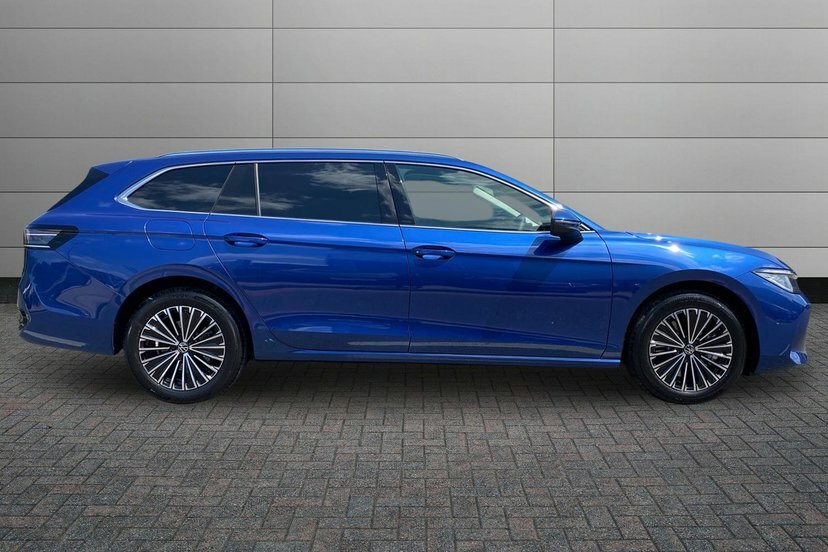 Volkswagen Passat 1.5 Tsi Ehybrid 19.7Kwh Elegance Estate Blue #4