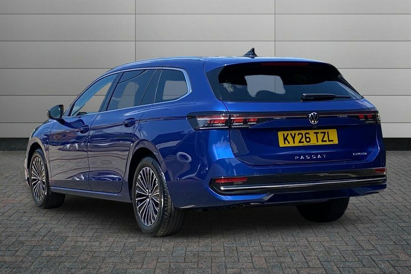 Volkswagen Passat 1.5 Tsi Ehybrid 19.7Kwh Elegance Estate Blue #3
