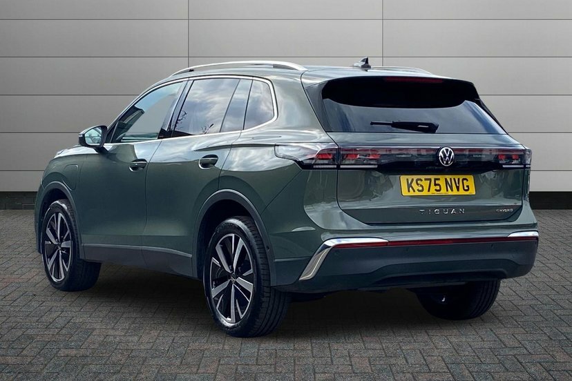 Volkswagen Tiguan 1.5 Tsi Ehybrid 19.7Kwh Elegance Suv Pl KS75NVG Green #3