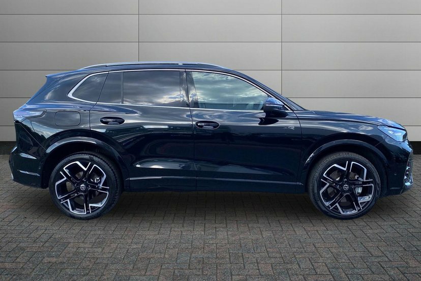 Volkswagen Tiguan 1.5 Tsi Ehybrid 19.7Kwh R-line Suv Plug DK75YNV Black #4