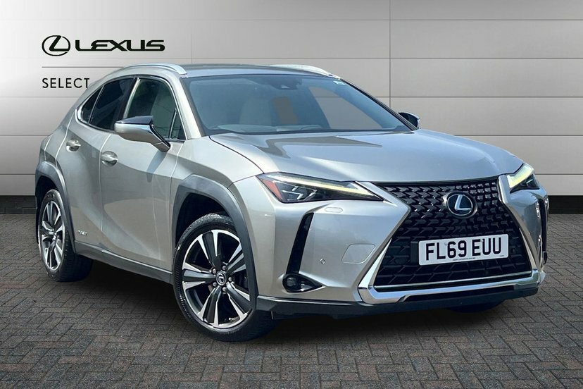 Lexus UX 250H E4 2.0 Takumi Cvt Hatchback SP19ZVF White #1