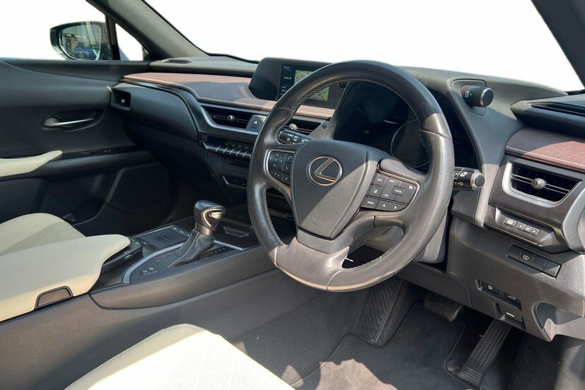 Lexus UX 250H E4 2.0 Takumi Cvt Hatchback SP19ZVF White #6