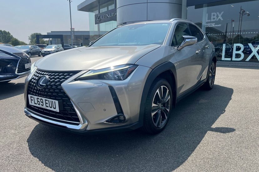 Lexus UX 250H E4 2.0 Takumi Cvt Hatchback SP19ZVF White #31