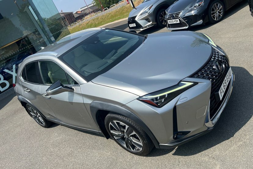 Lexus UX 250H E4 2.0 Takumi Cvt Hatchback SP19ZVF White #30