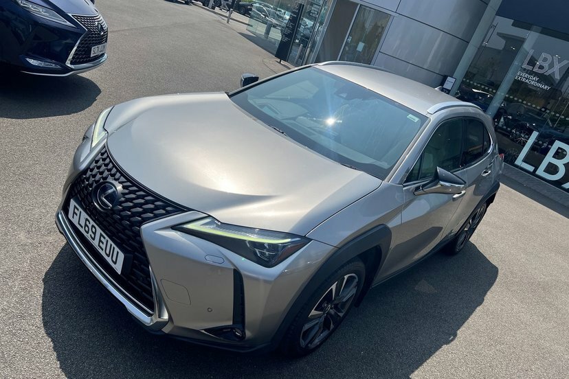 Lexus UX 250H E4 2.0 Takumi Cvt Hatchback SP19ZVF White #32