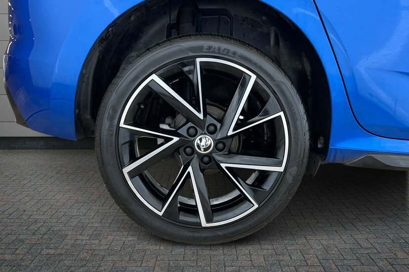 Skoda Kamiq 1.5 Tsi Act Monte Carlo Suv 150 Blue #5