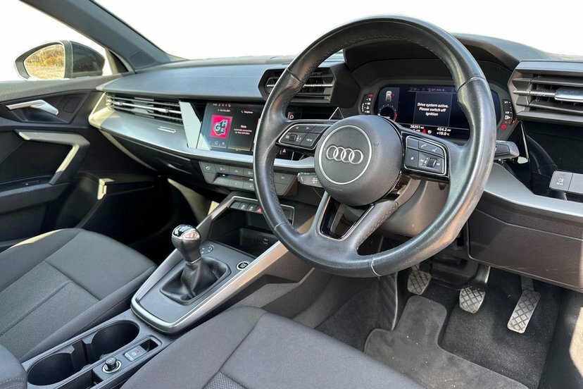 Audi A3 1.5 Tfsi 35 Technik Sportback 1 LM70DZG Black #6