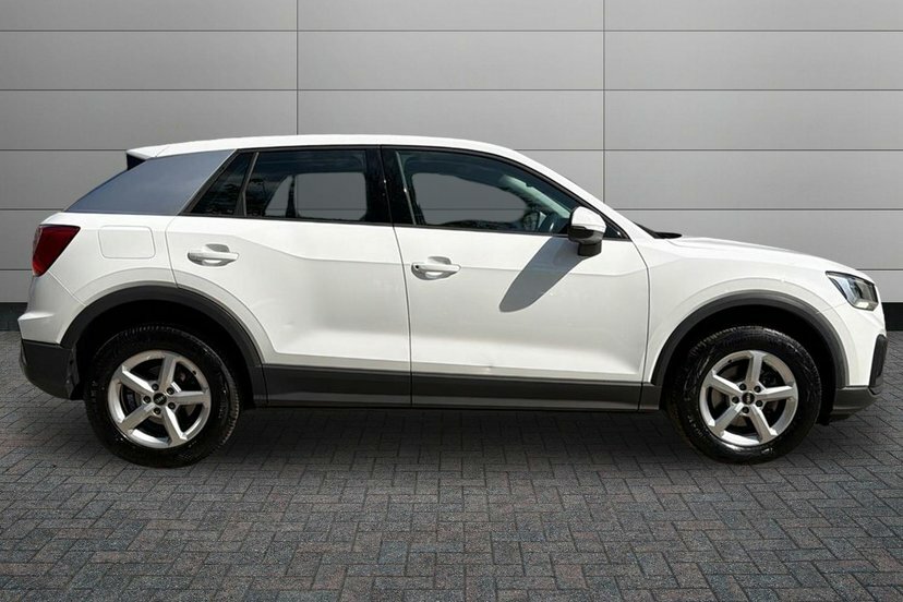 Audi Q2 1.0 Tfsi 30 Technik Suv 110 Ps White #4