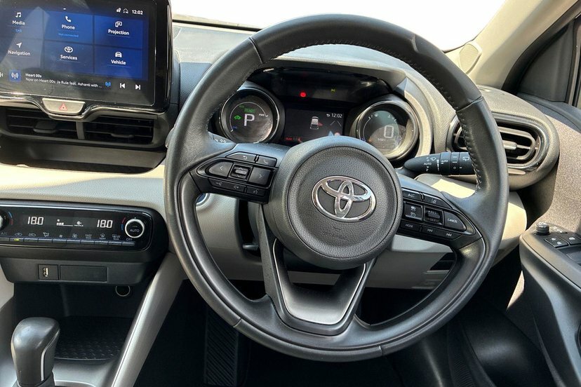 Toyota Yaris 1.5 Vvt-h Excel Hatchback Hybrid E-cvt White #6