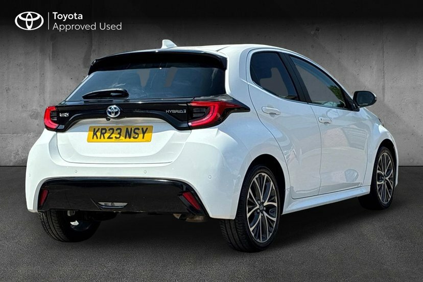 Toyota Yaris 1.5 Vvt-h Excel Hatchback Hybrid E-cvt White #2