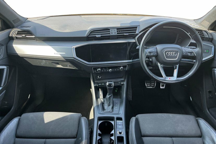 Audi Q3 Sport White #9