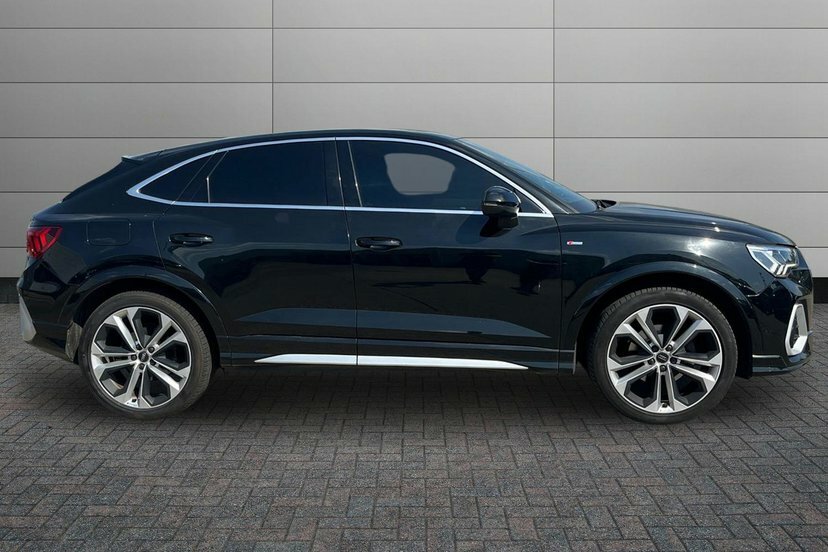 Audi Q3 1.5 Tfsi Cod 35 S Line Sportback S Tron Black #4