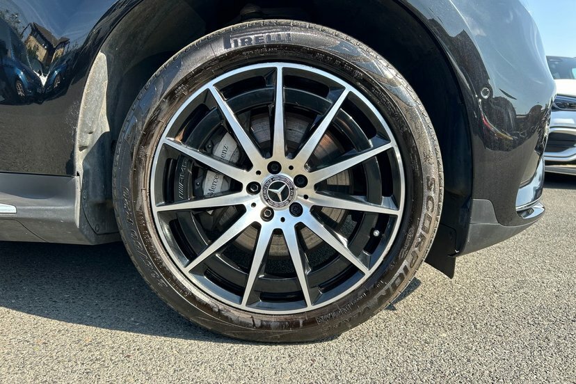 Mercedes-Benz EQC Eqc 400 80Kwh Amg Line Edition 4Matic Black #4