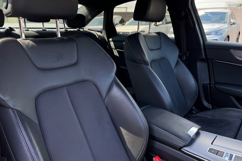 Audi A6 Saloon Sport Black #44