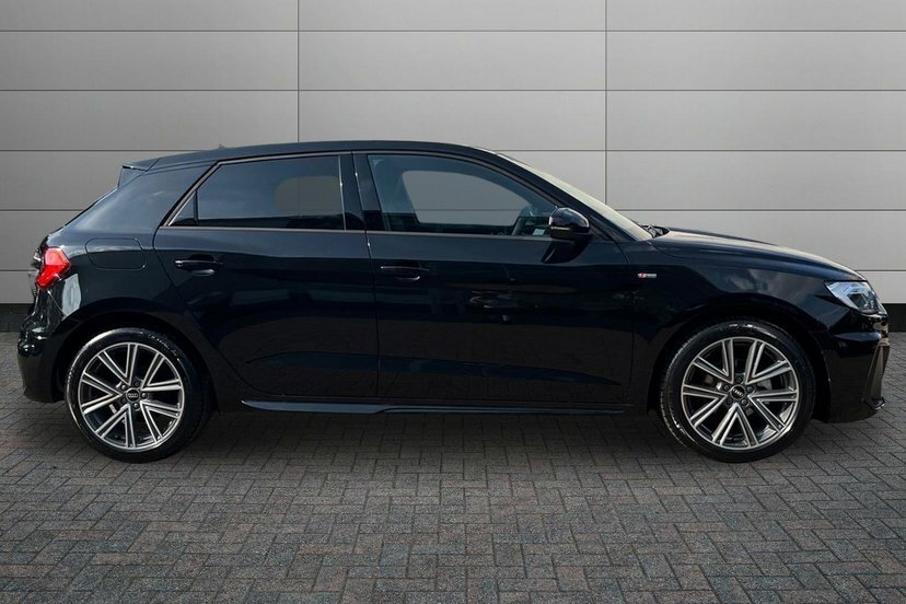 Audi A1 1.0 Tfsi 25 S Line Sportback S Tronic Black #4