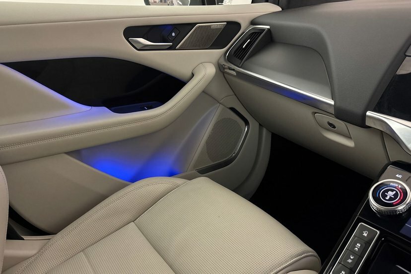 Jaguar I-Pace R-dynamic Se Black Blue #28