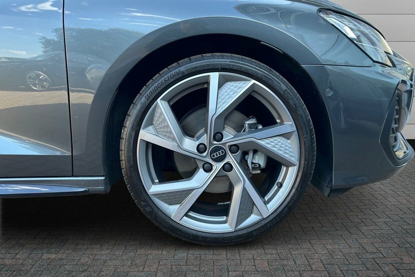 Audi A3 1.5 Tfsi 35 Black Edition Sportback S T Grey #5
