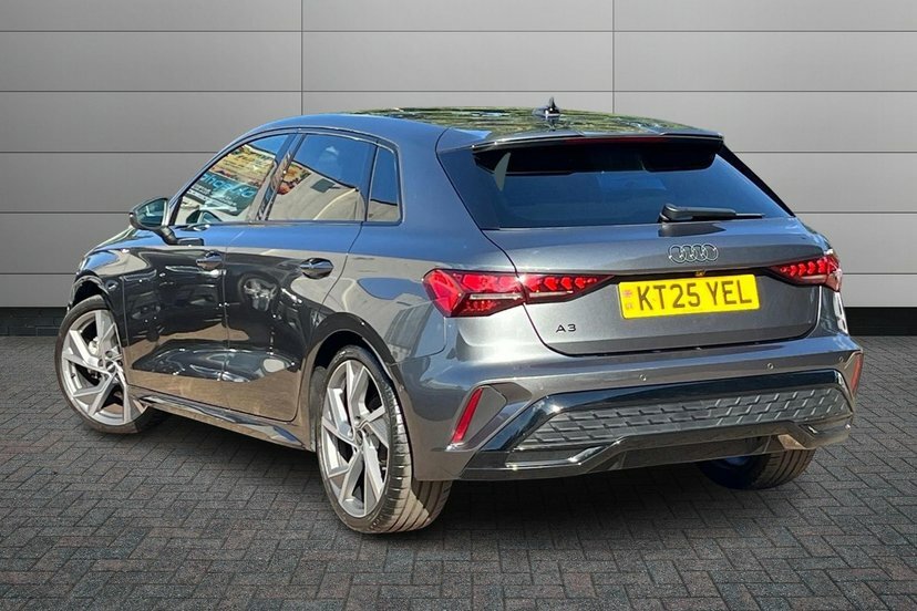Audi A3 1.5 Tfsi 35 Black Edition Sportback S T Grey #3