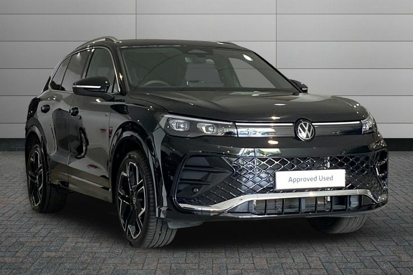 Volkswagen Tiguan 1.5 Tsi Ehybrid 19.7Kwh R-line Suv Plug Black