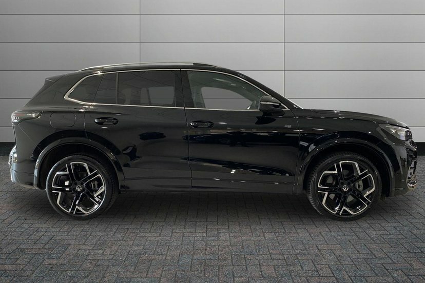 Volkswagen Tiguan 1.5 Tsi Ehybrid 19.7Kwh R-line Suv Plug KM75UOF Black #4