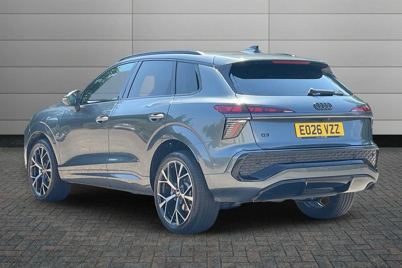 Audi Q3 1.5 E-hybrid Edition 1 Suv Plug-in Hybr Grey #3