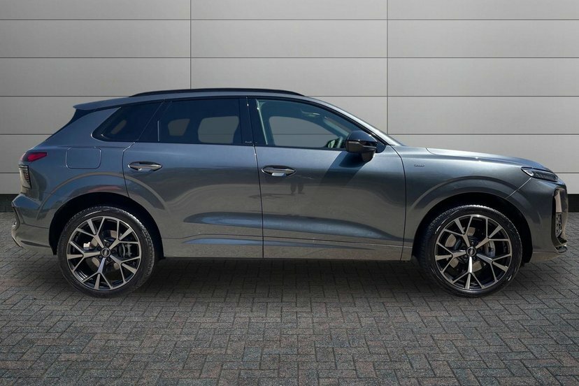 Audi Q3 1.5 E-hybrid Edition 1 Suv Plug-in Hybr Grey #4
