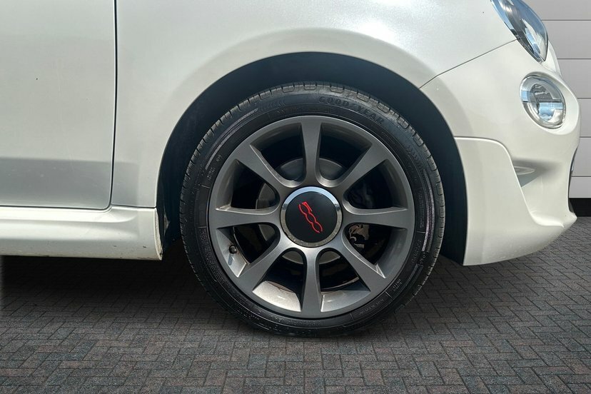 Fiat 500 1.2 S Hatchback Dualogic 69 Bhp GU17JHX White #5