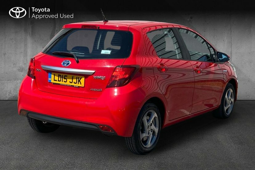 Toyota Yaris 1.5 Vvt-h Icon Hatchback Hybrid E-cvt Red #2