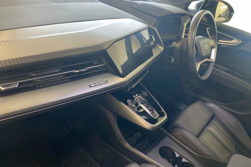Audi Q4 E Tron 35 Sport Suv 55Kwh 170 Ps Black #2