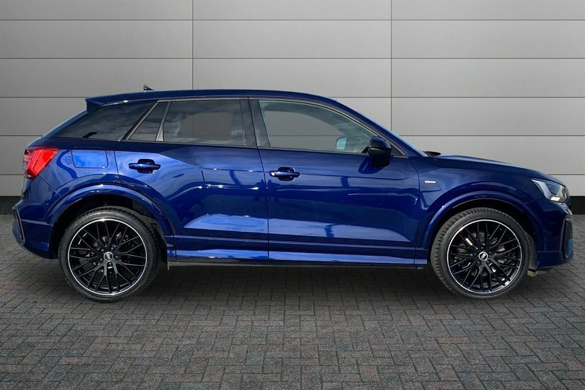 Audi Q2 1.5 Tfsi Cod 35 Black Edition Suv S Tro MK21KFX Blue #4