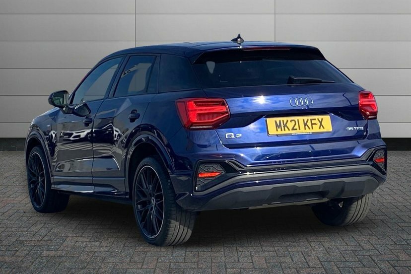 Audi Q2 1.5 Tfsi Cod 35 Black Edition Suv S Tro MK21KFX Blue #3