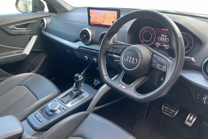 Audi Q2 1.5 Tfsi Cod 35 Black Edition Suv S Tro MK21KFX Blue #6
