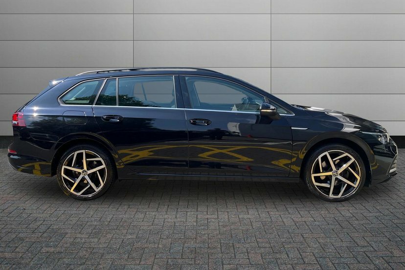 Volkswagen Golf 1.5 Etsi Mhev Style Estate Hybrid Dsg Black #4