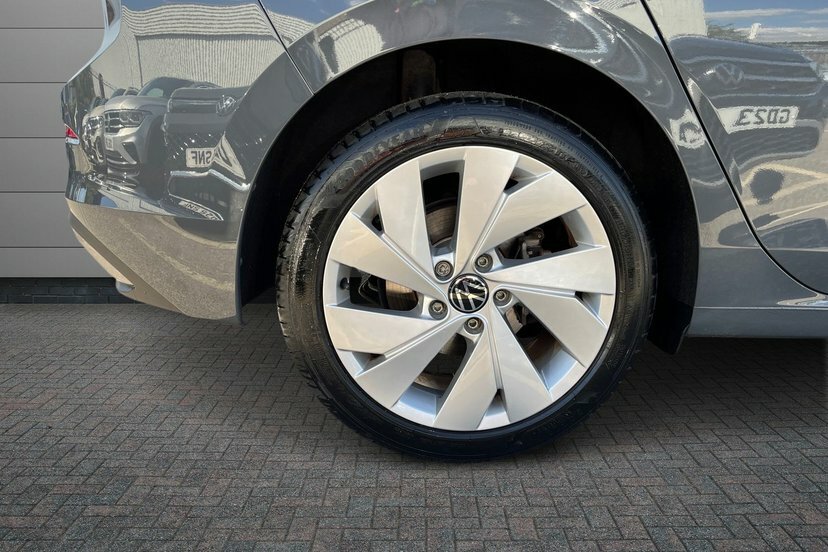 Volkswagen Golf 1.5 Etsi Mhev Style Hatchback Hybrid Ds GJ75EJN Grey #5