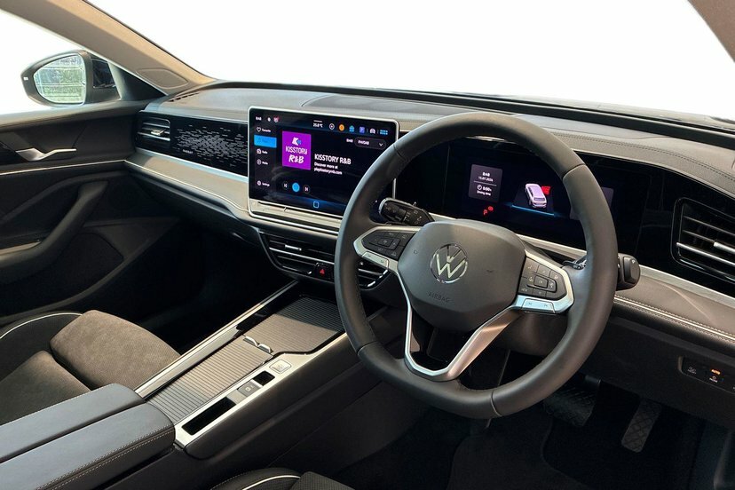 Volkswagen Passat 1.5 Tsi Ehybrid 19.7Kwh Elegance Estate Black #6