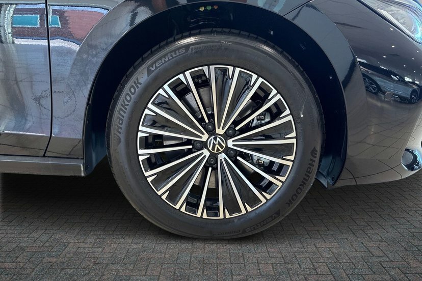 Volkswagen Passat 1.5 Tsi Ehybrid 19.7Kwh Elegance Estate Black #5