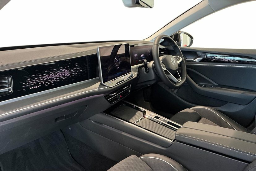 Volkswagen Passat 1.5 Tsi Ehybrid 19.7Kwh Elegance Estate Black #2