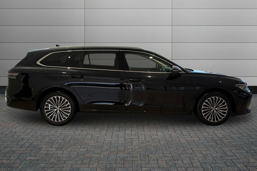 Volkswagen Passat 1.5 Tsi Ehybrid 19.7Kwh Elegance Estate Black #4